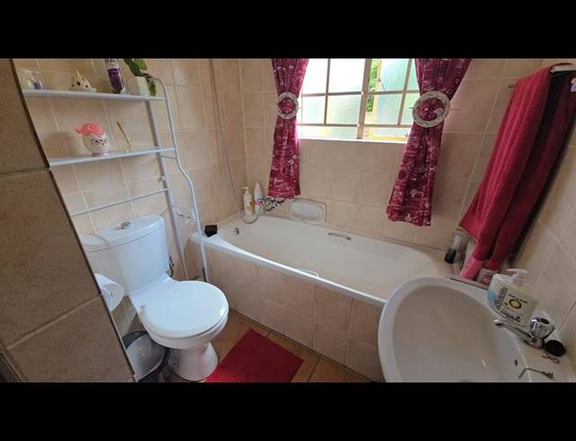 2 BEDROOM TOWNHOUSE FOR SALE IN ANNLIN